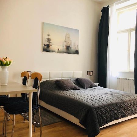 Modern Cozy Apartment In Central Praha Eksteriør bilde