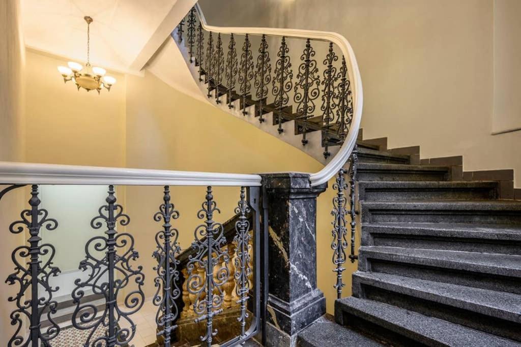 Modern Cozy Apartment In Central Praha Eksteriør bilde