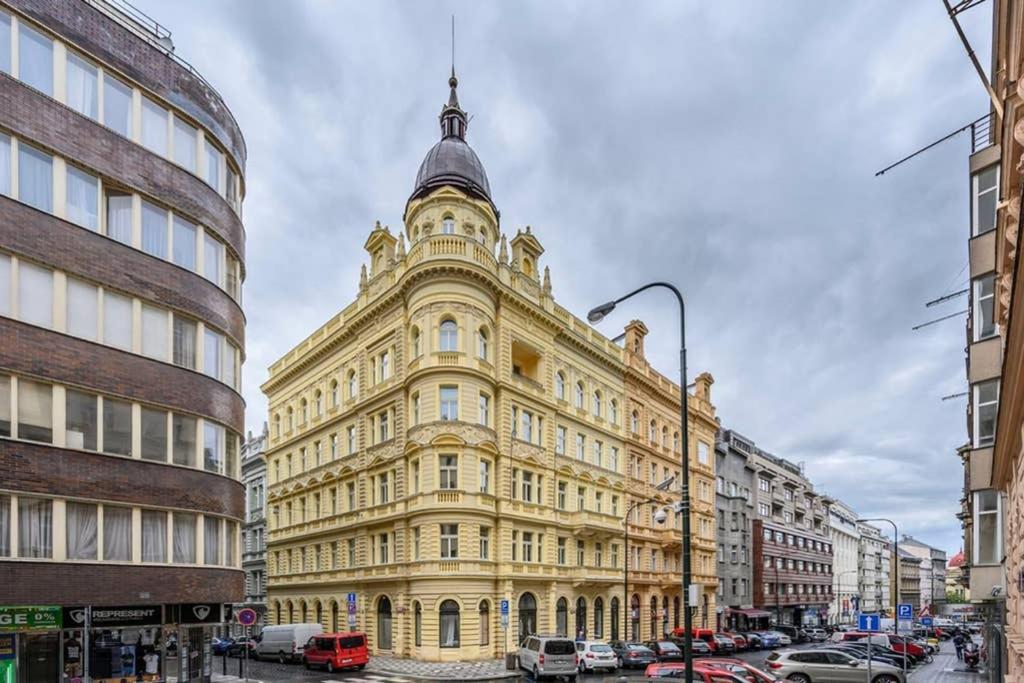 Modern Cozy Apartment In Central Praha Eksteriør bilde