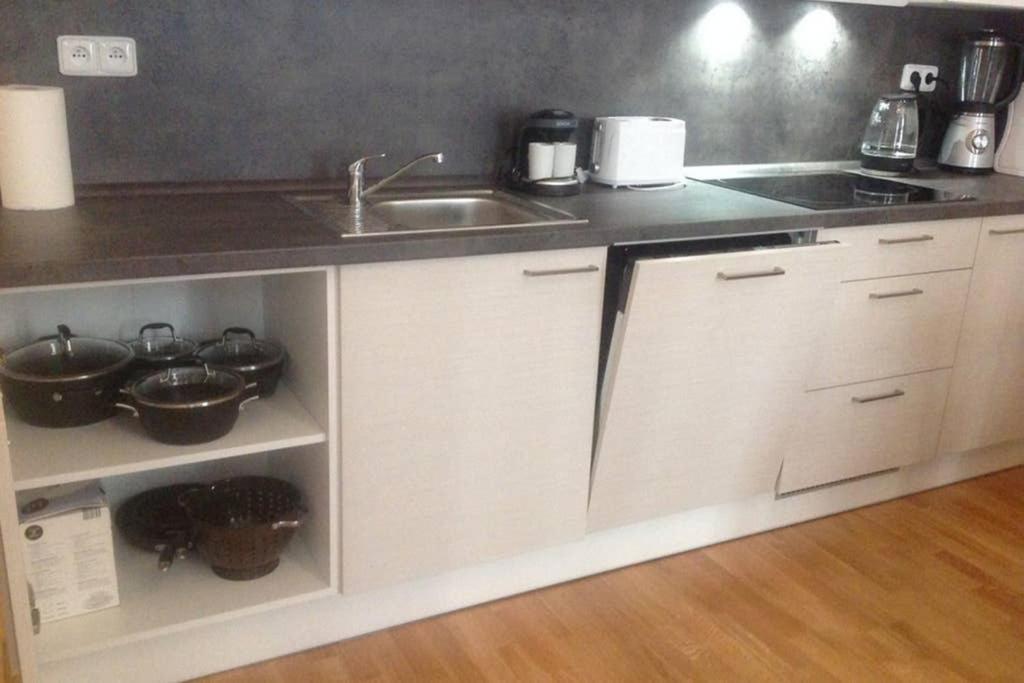 Modern Cozy Apartment In Central Praha Eksteriør bilde