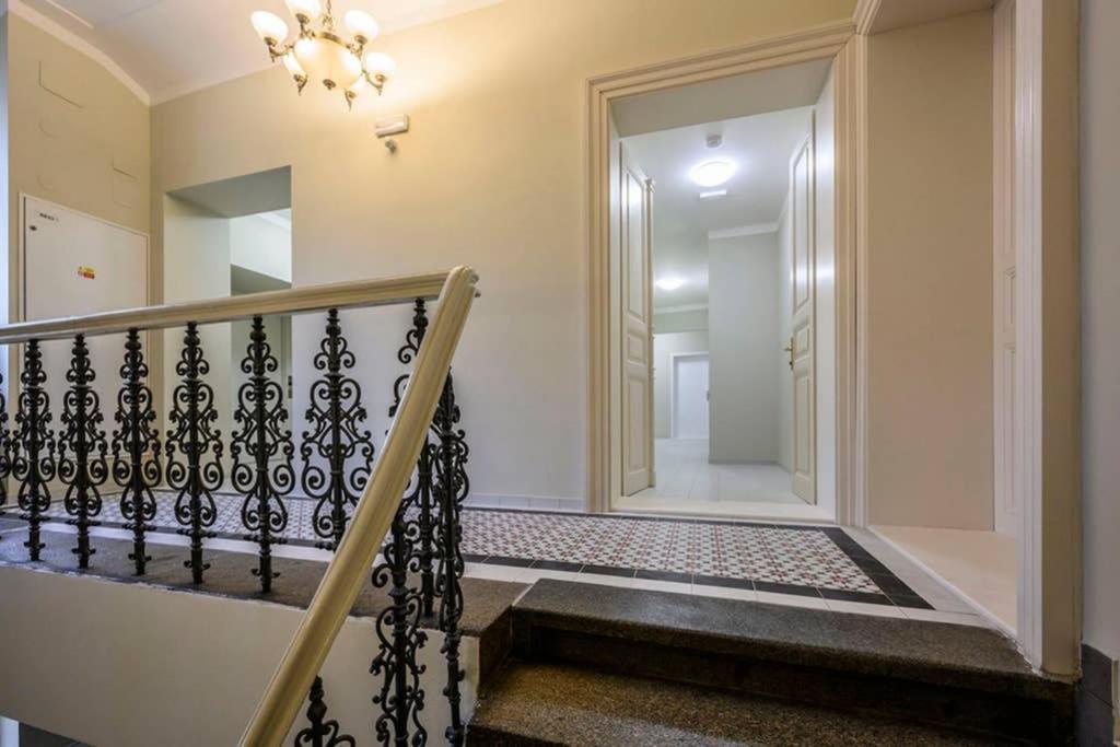 Modern Cozy Apartment In Central Praha Eksteriør bilde