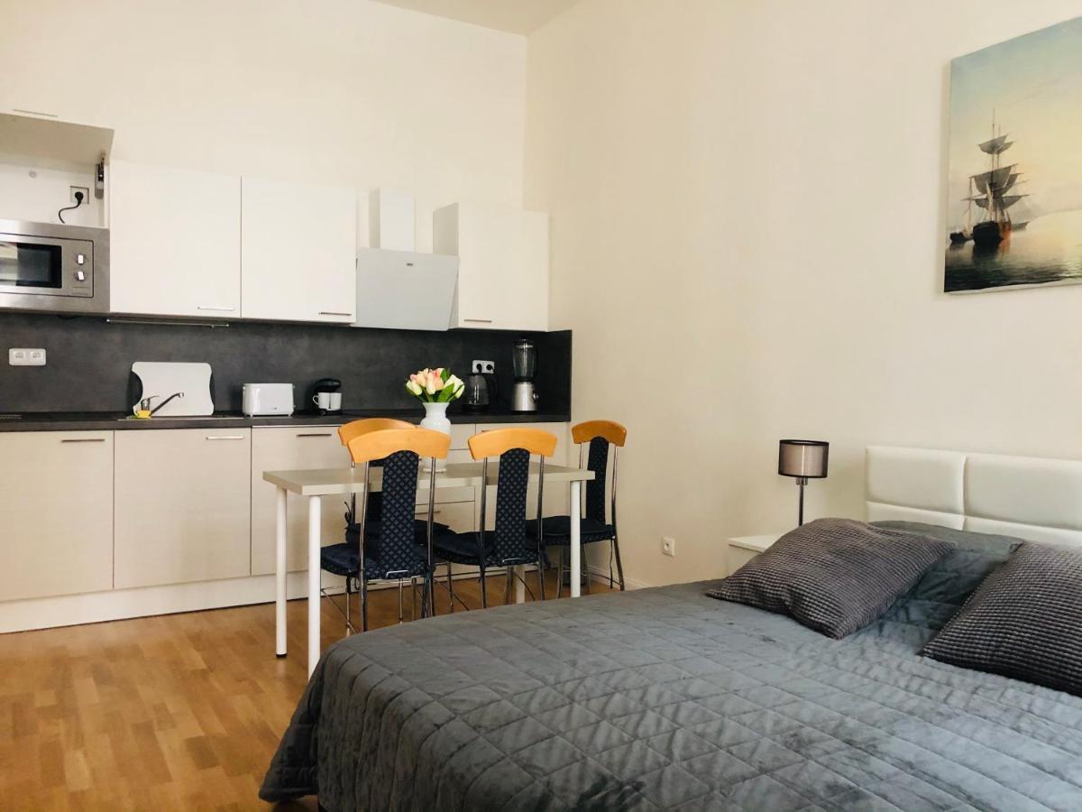 Modern Cozy Apartment In Central Praha Eksteriør bilde