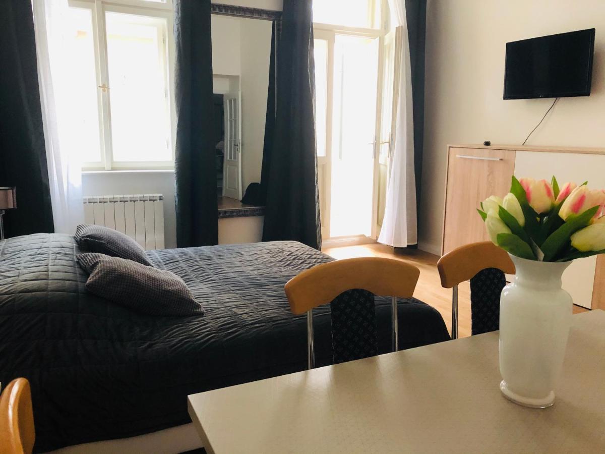 Modern Cozy Apartment In Central Praha Eksteriør bilde
