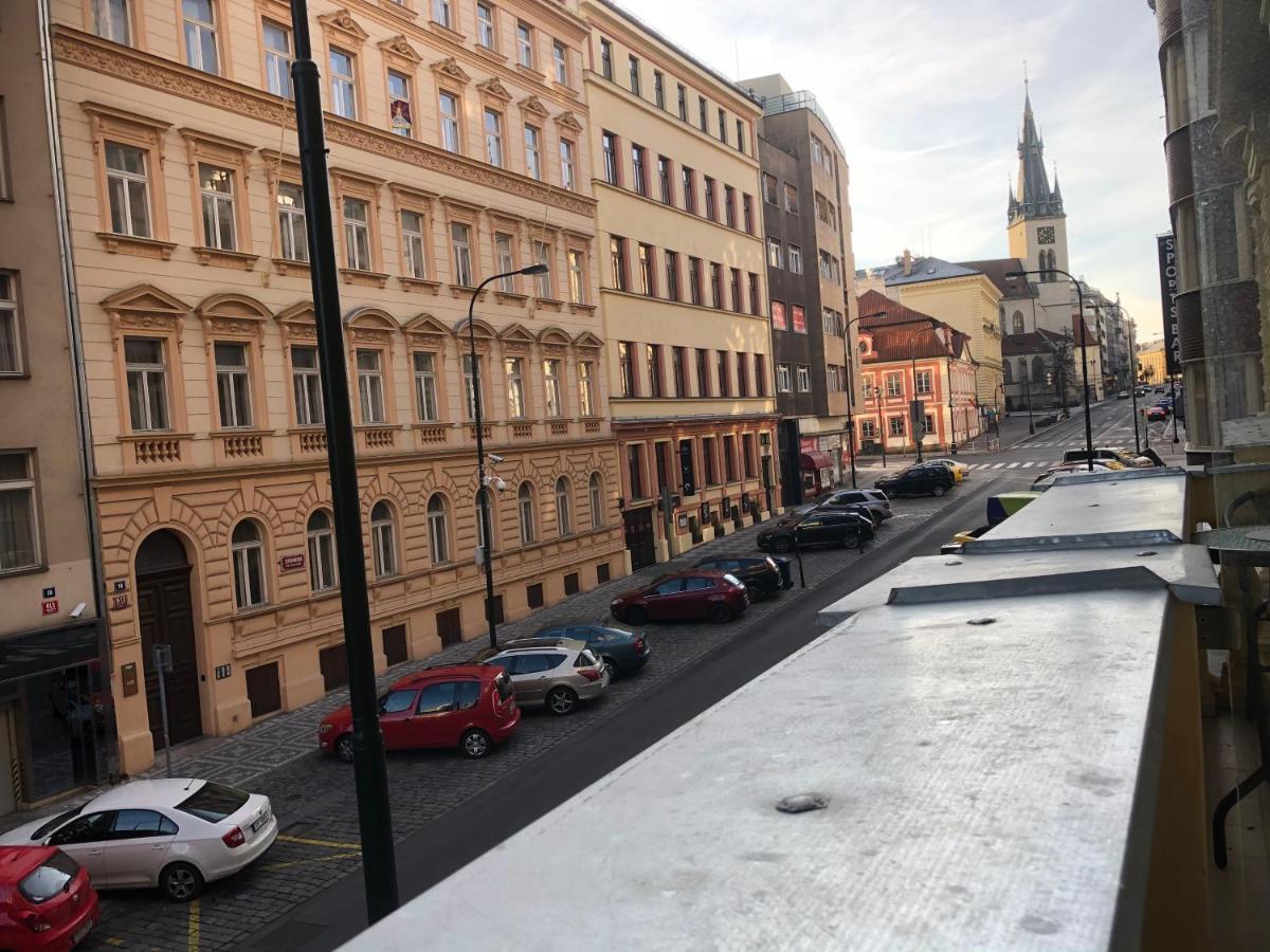 Modern Cozy Apartment In Central Praha Eksteriør bilde
